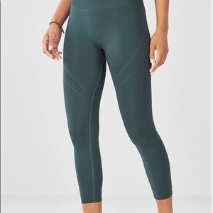 Fabletics High Waisted Seamless Dot Capri